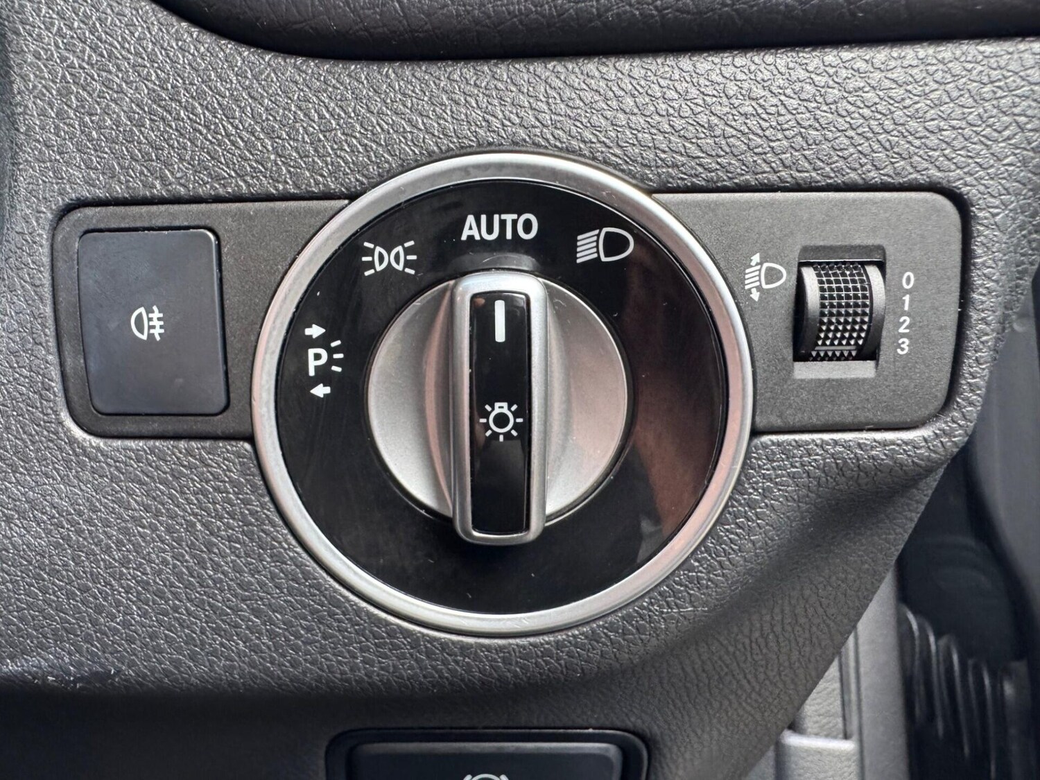 Used Mercedes-Benz A-Class 2013 for sale - 77764171: Photo 37