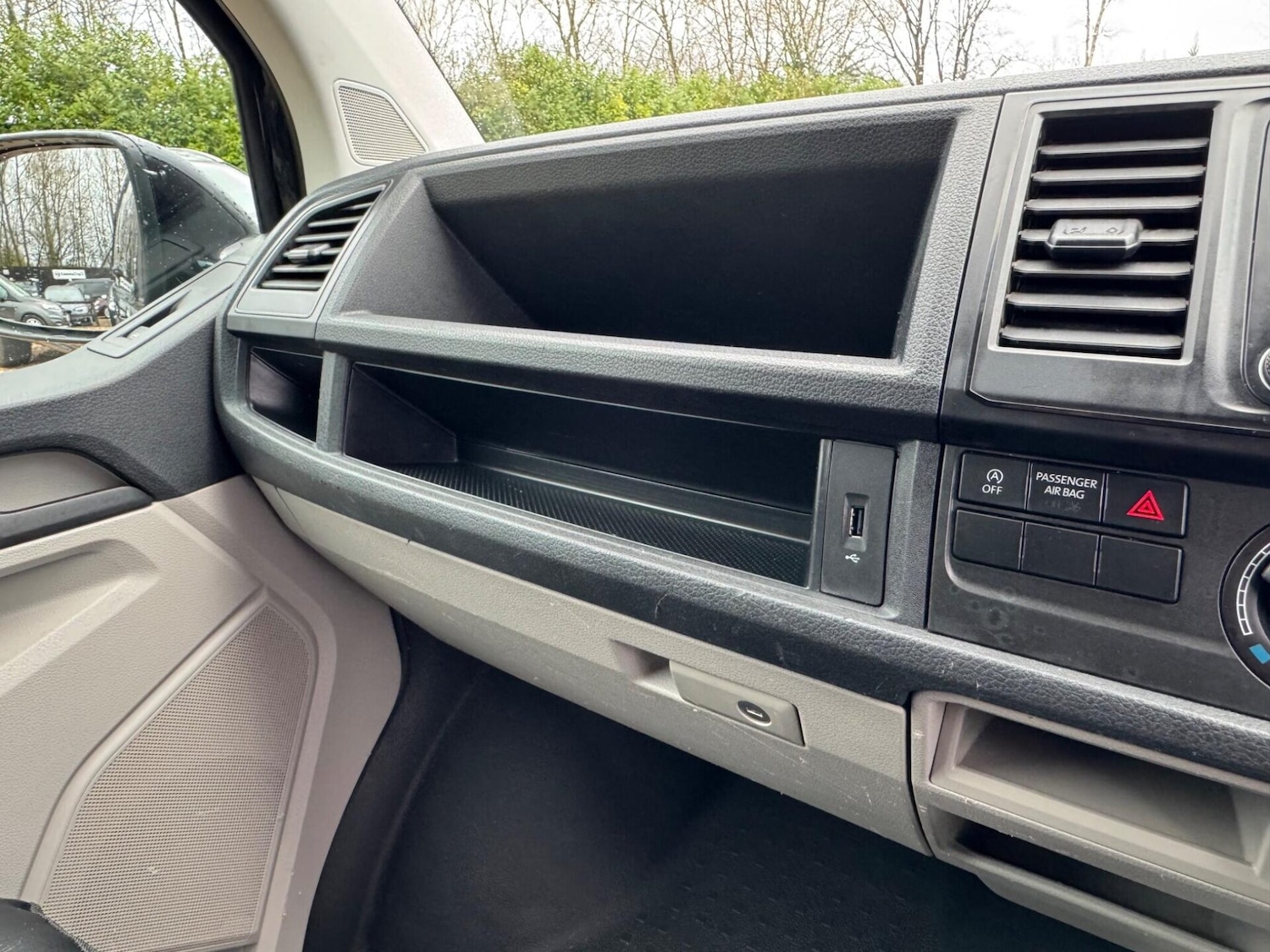 Used Volkswagen Transporter 2016 for sale - 77475685: Photo 38