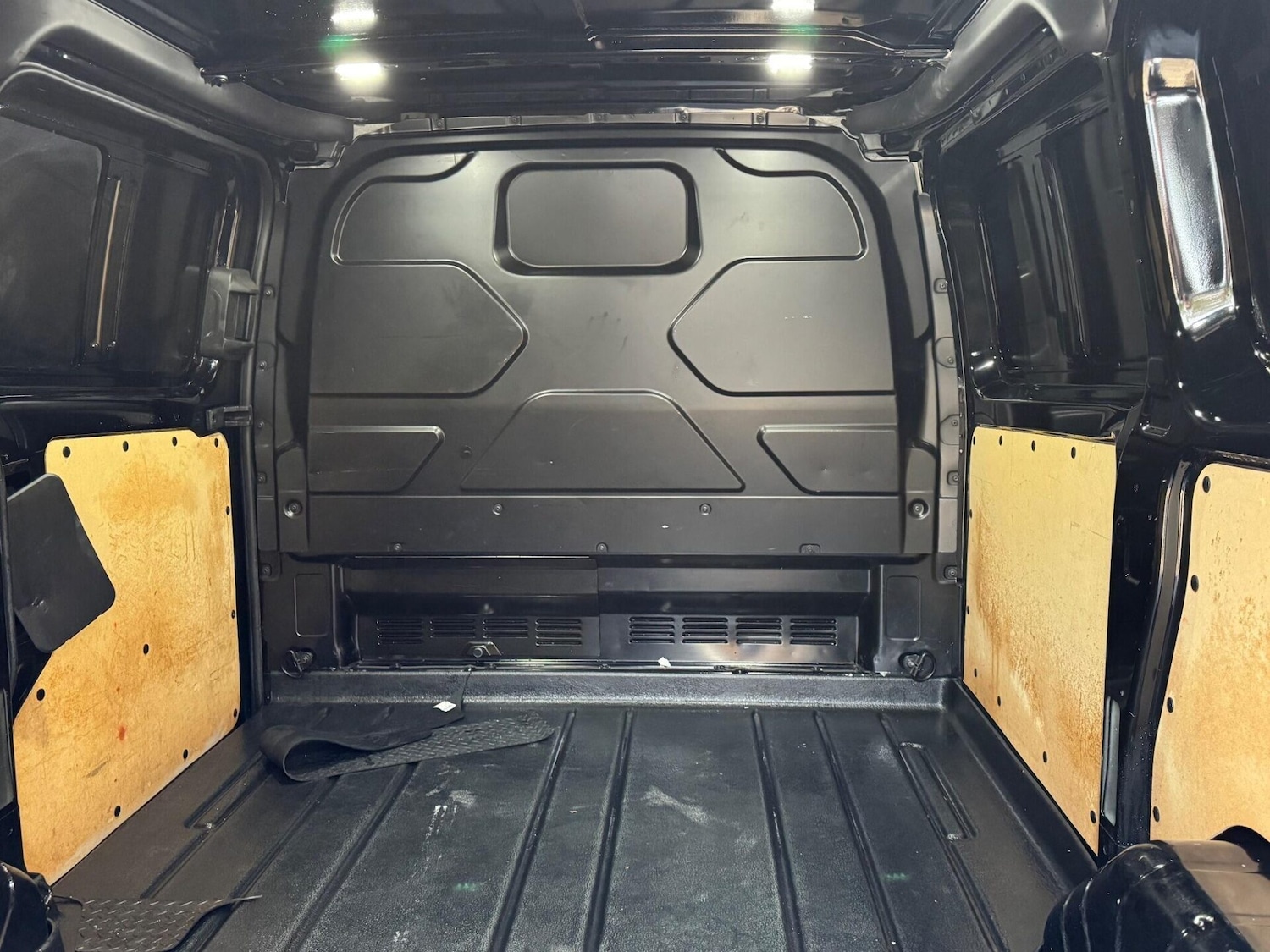 Used Ford Transit Custom 2018 for sale - 77077920: Photo 28