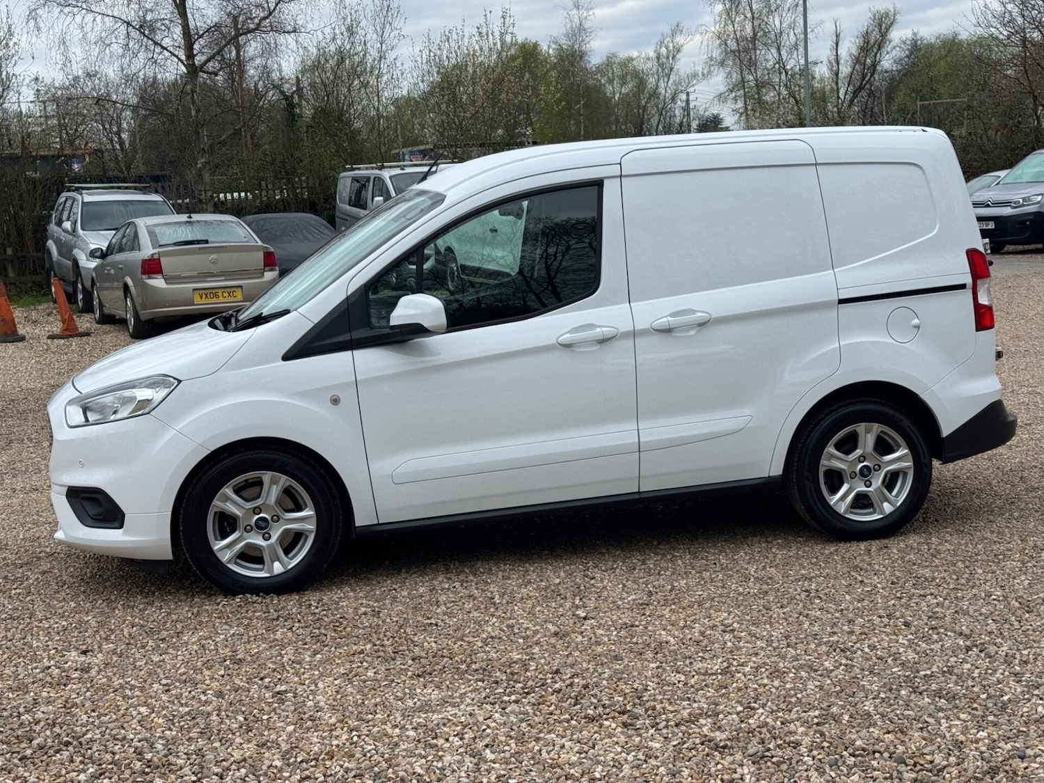 Used Ford Transit Courier 2020 for sale - 78090847: Photo 9