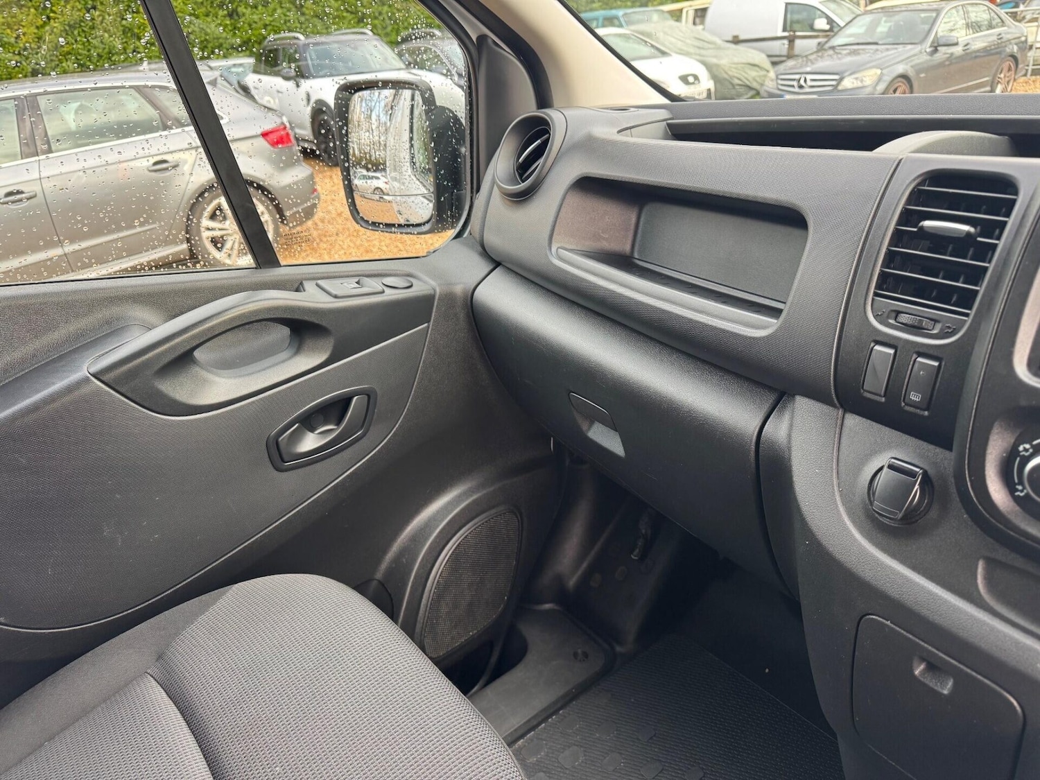 Used Nissan NV300 2021 for sale - 77024145: Photo 51