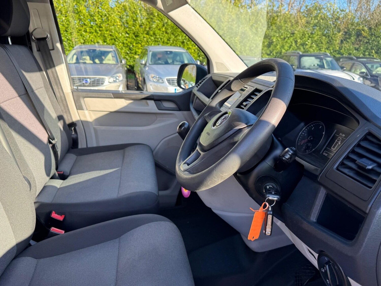 Used Volkswagen Transporter 2019 for sale - 76909338: Photo 50