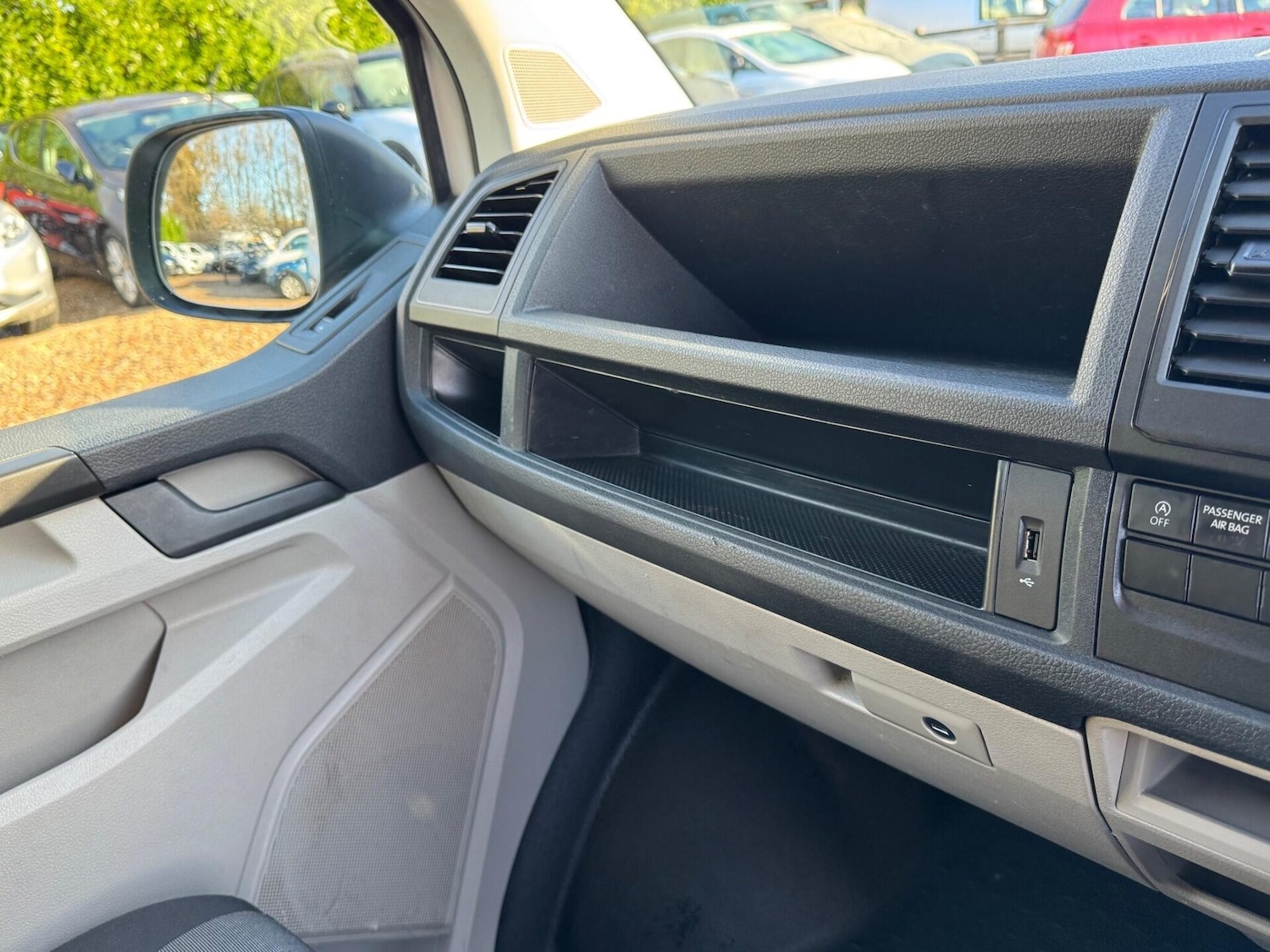 Used Volkswagen Transporter 2019 for sale - 76909338: Photo 58