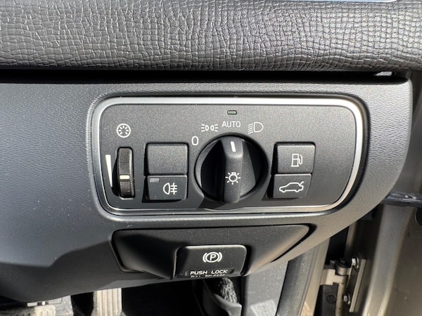 Used Volvo XC60 2014 for sale - 75638402: Photo 34