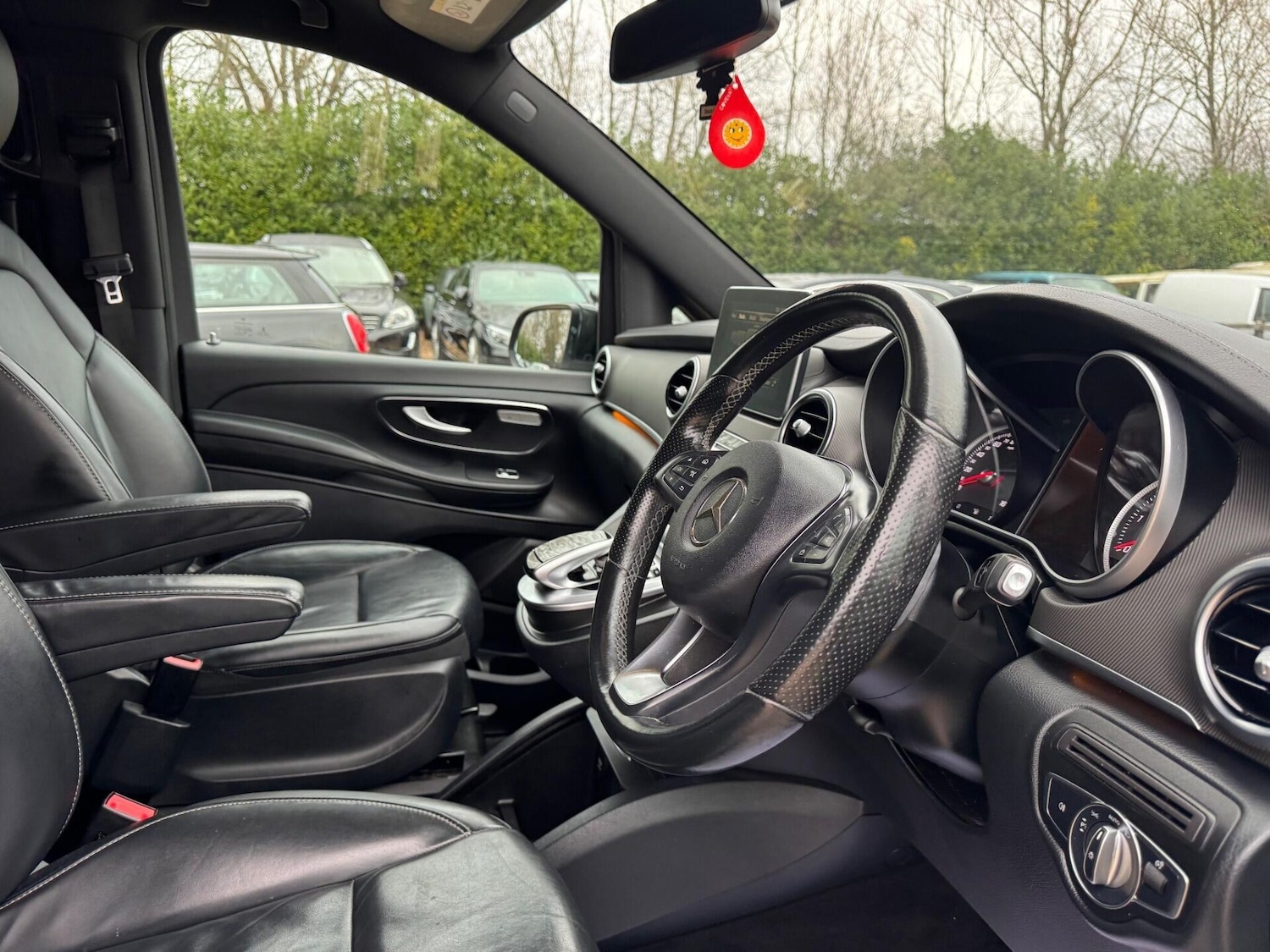 Used Mercedes-Benz V-Class 2017 for sale - 77062164: Photo 43