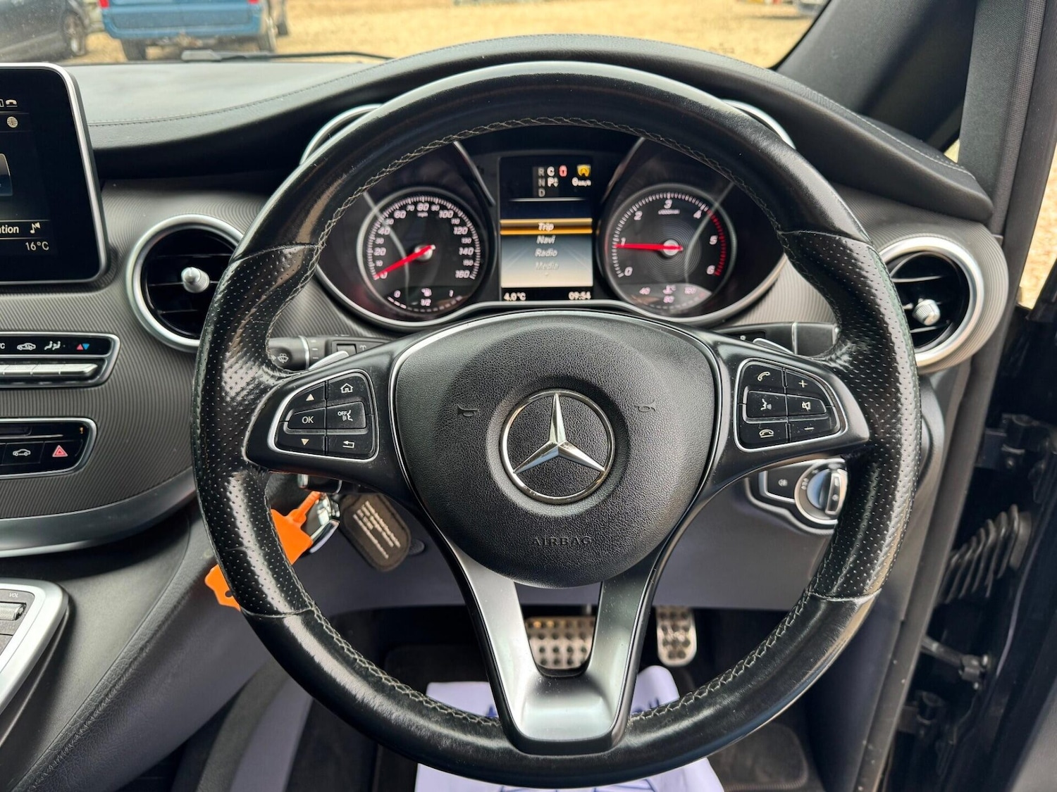 Used Mercedes-Benz V-Class 2017 for sale - 77062164: Photo 50