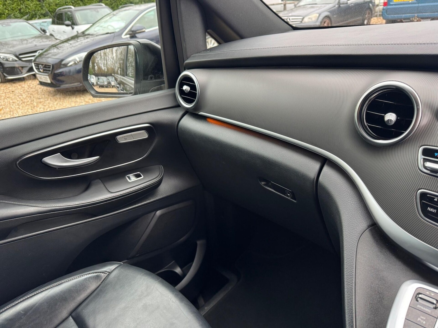 Used Mercedes-Benz V-Class 2017 for sale - 77062164: Photo 53