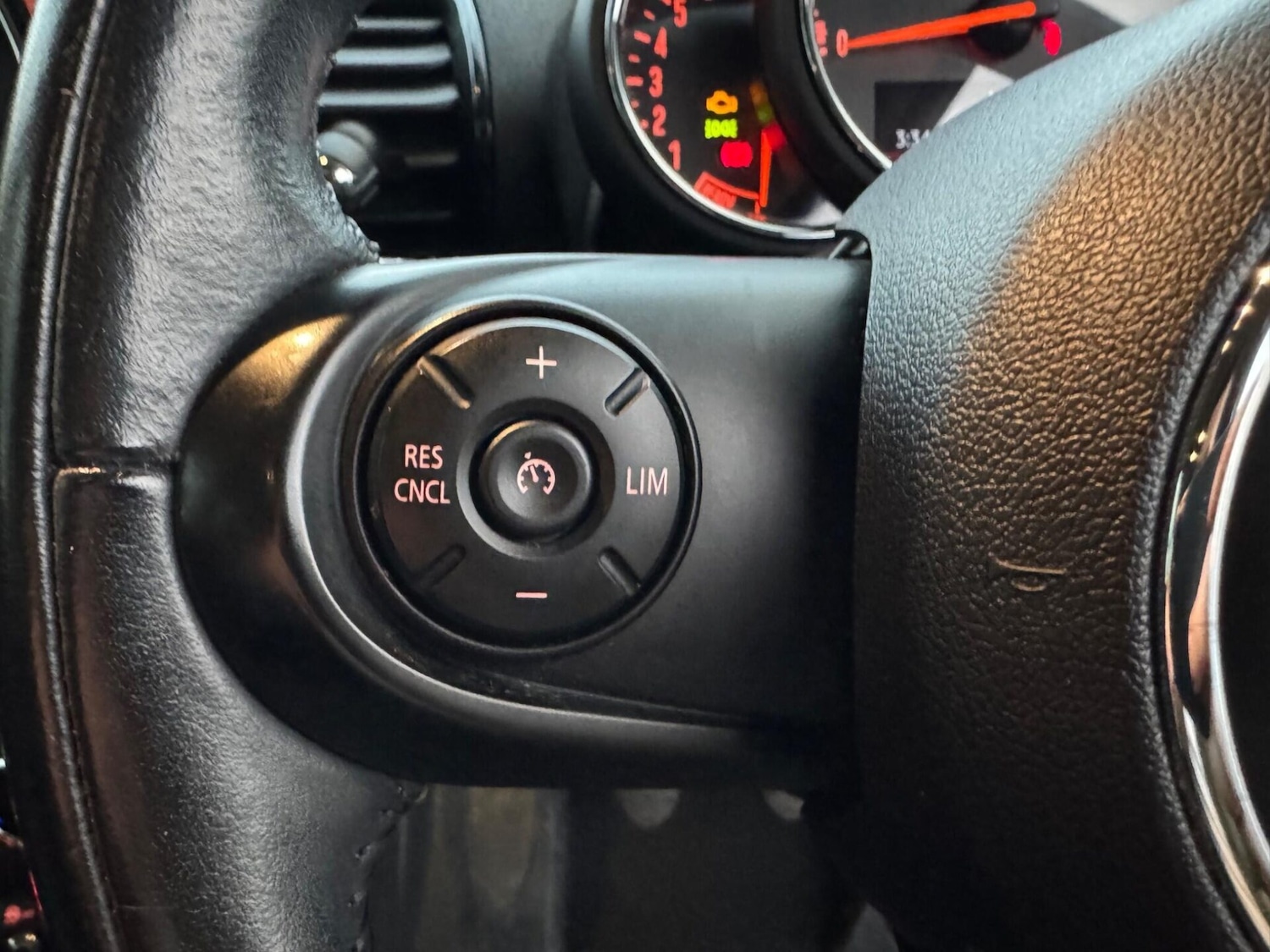 Used MINI Clubman 2018 for sale - 76685603: Photo 32