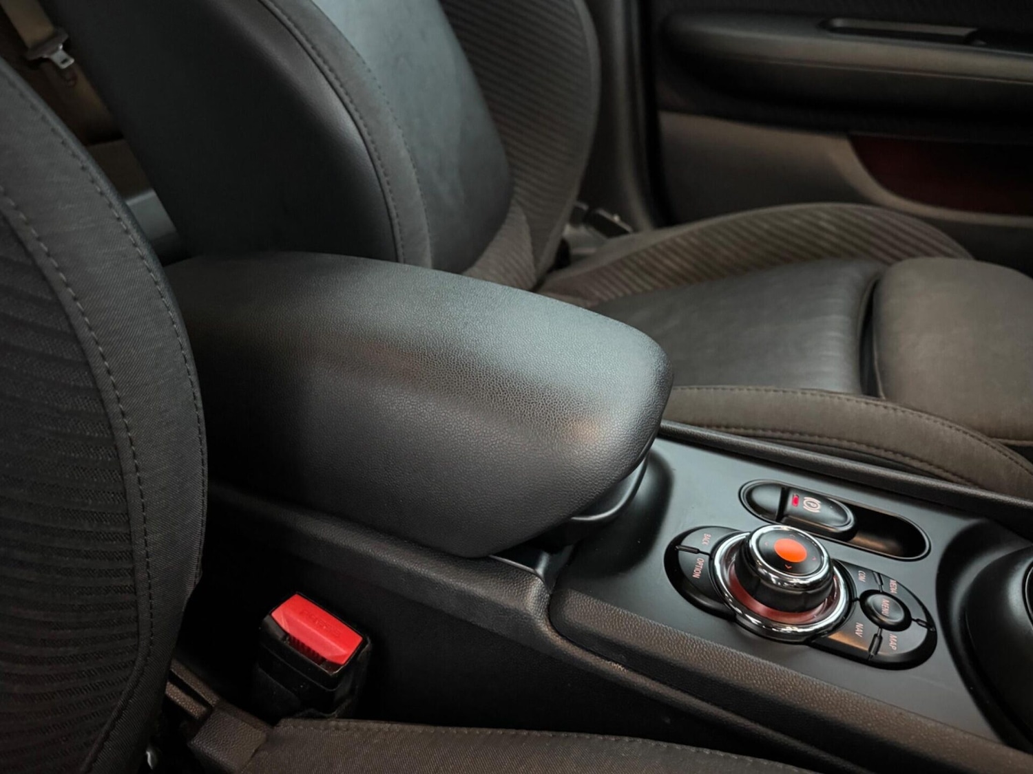 Used MINI Clubman 2018 for sale - 76685603: Photo 39