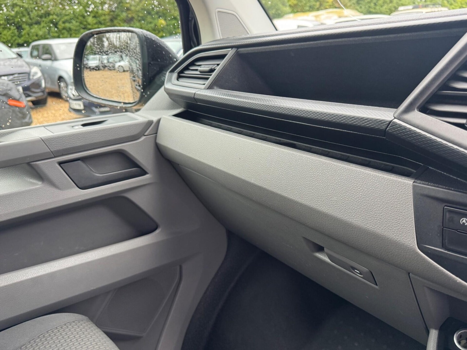 Used Volkswagen Transporter 2020 for sale - 77461315: Photo 42