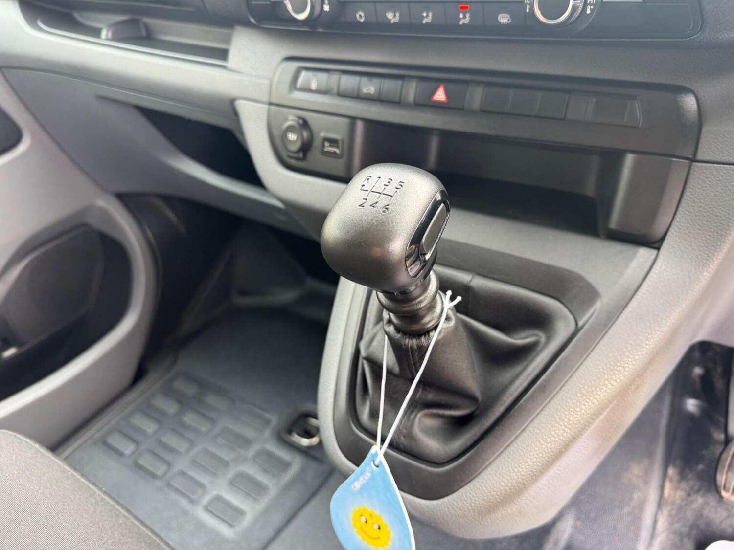 Used Peugeot Expert 2022 for sale - 76565015: Photo 43