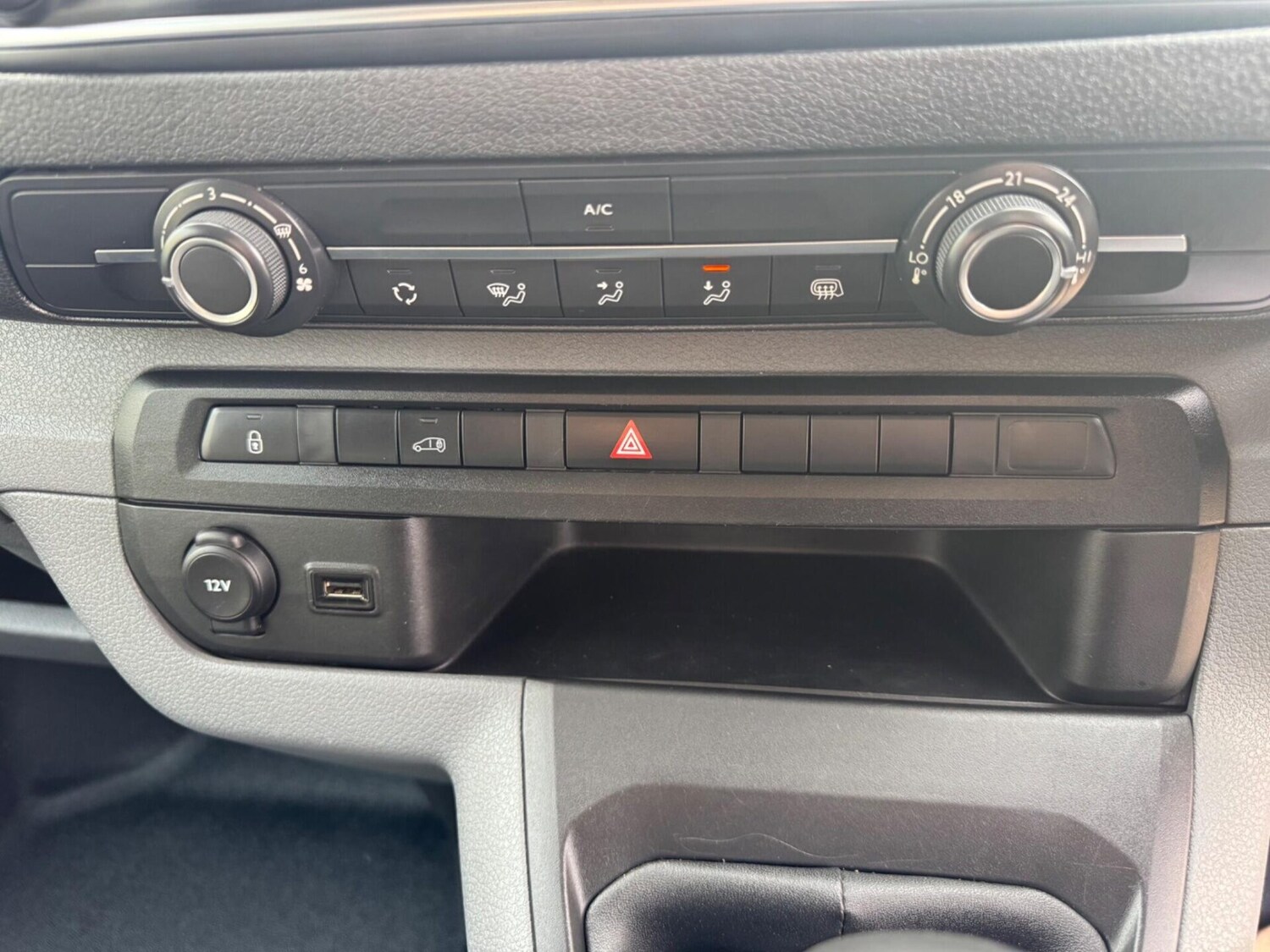 Used Peugeot Expert 2022 for sale - 76565015: Photo 44