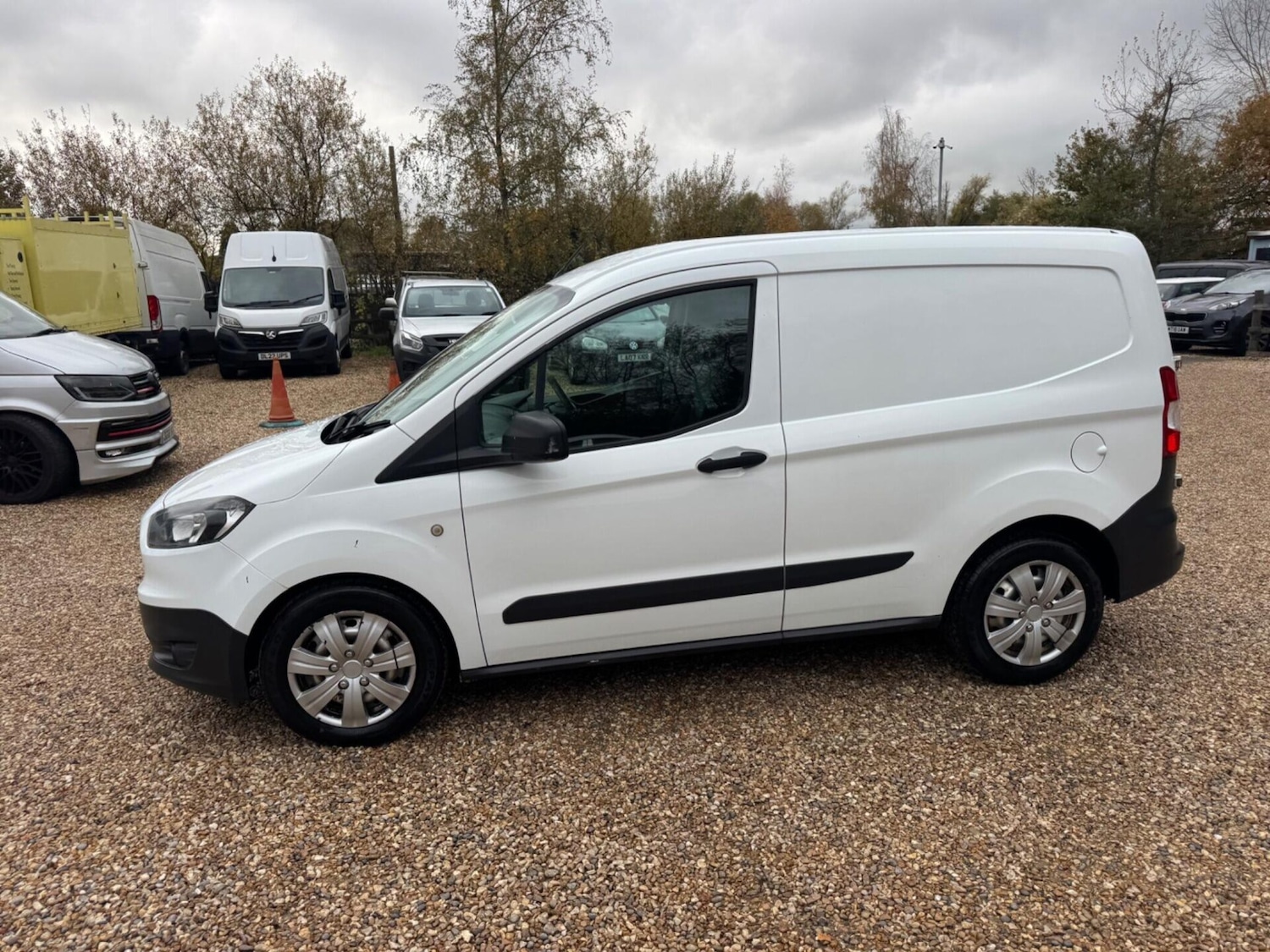 Used Ford Transit Courier 2017 for sale - 76495486: Photo 10