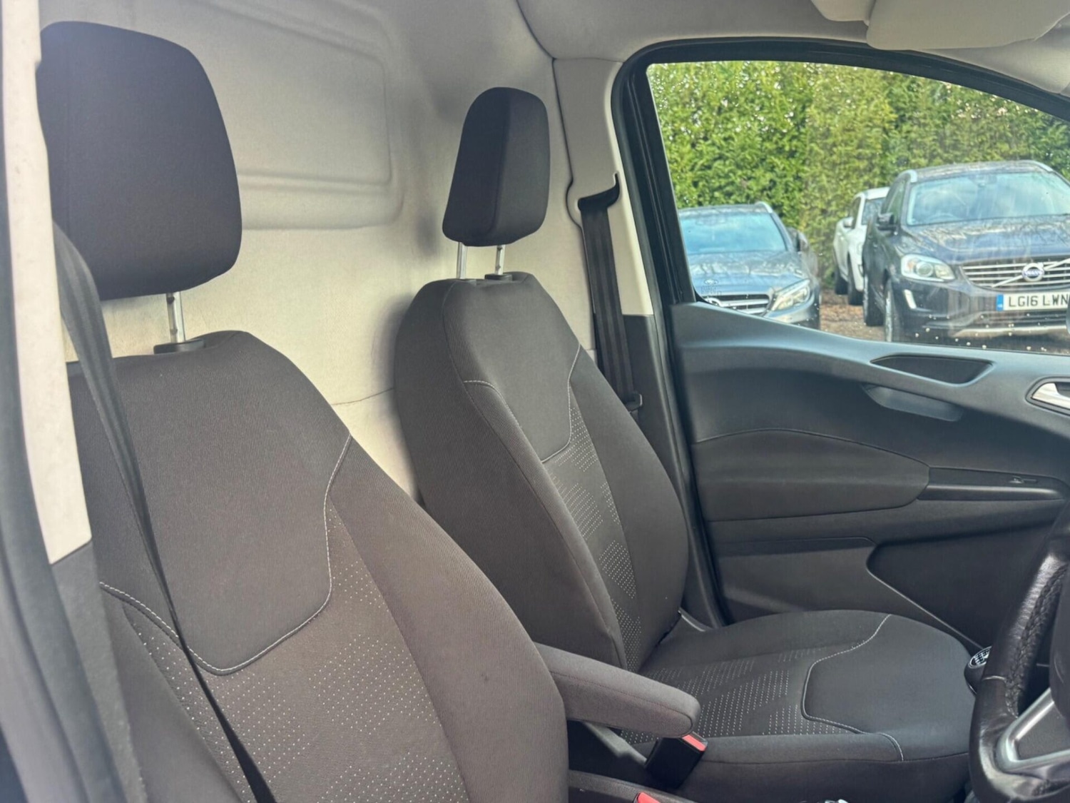 Used Ford Transit Courier 2020 for sale - 77258368: Photo 37