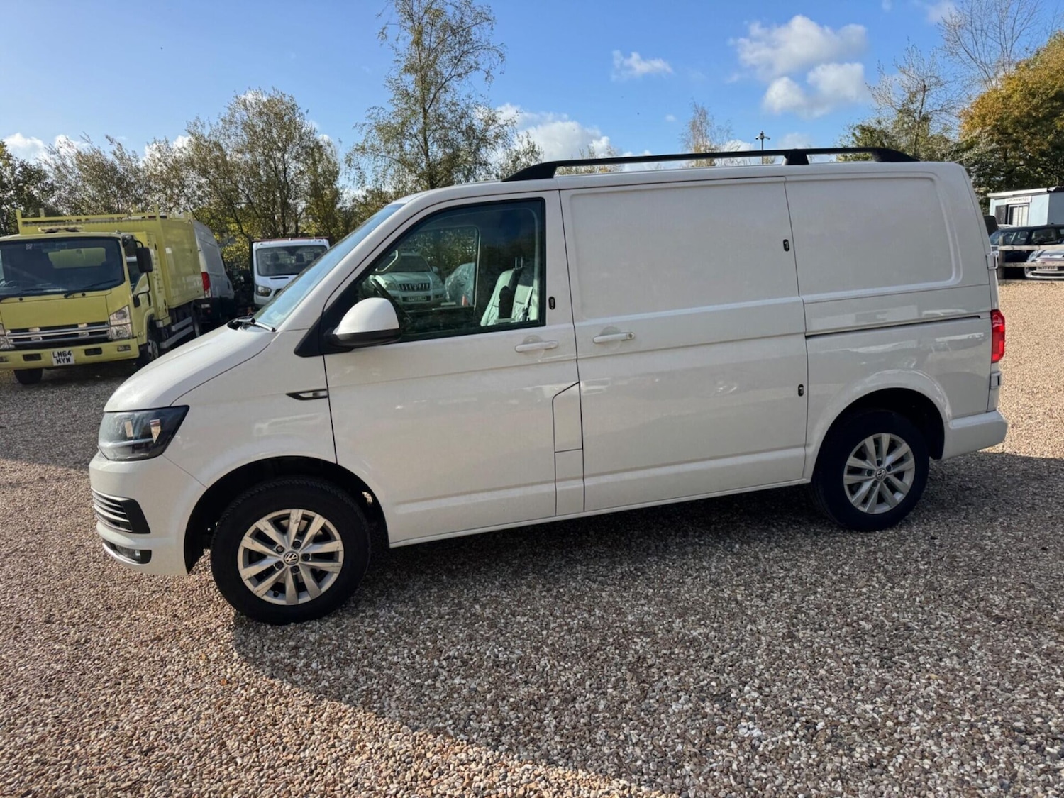 Used Volkswagen Transporter 2017 for sale - 76392381: Photo 11