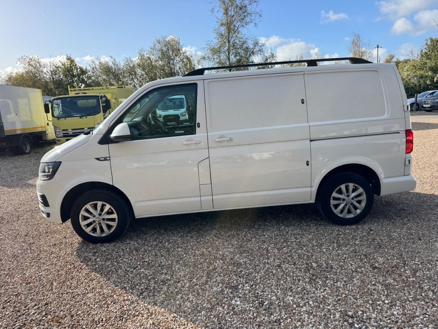 Used Volkswagen Transporter 2017 for sale - 76392381: Photo 15