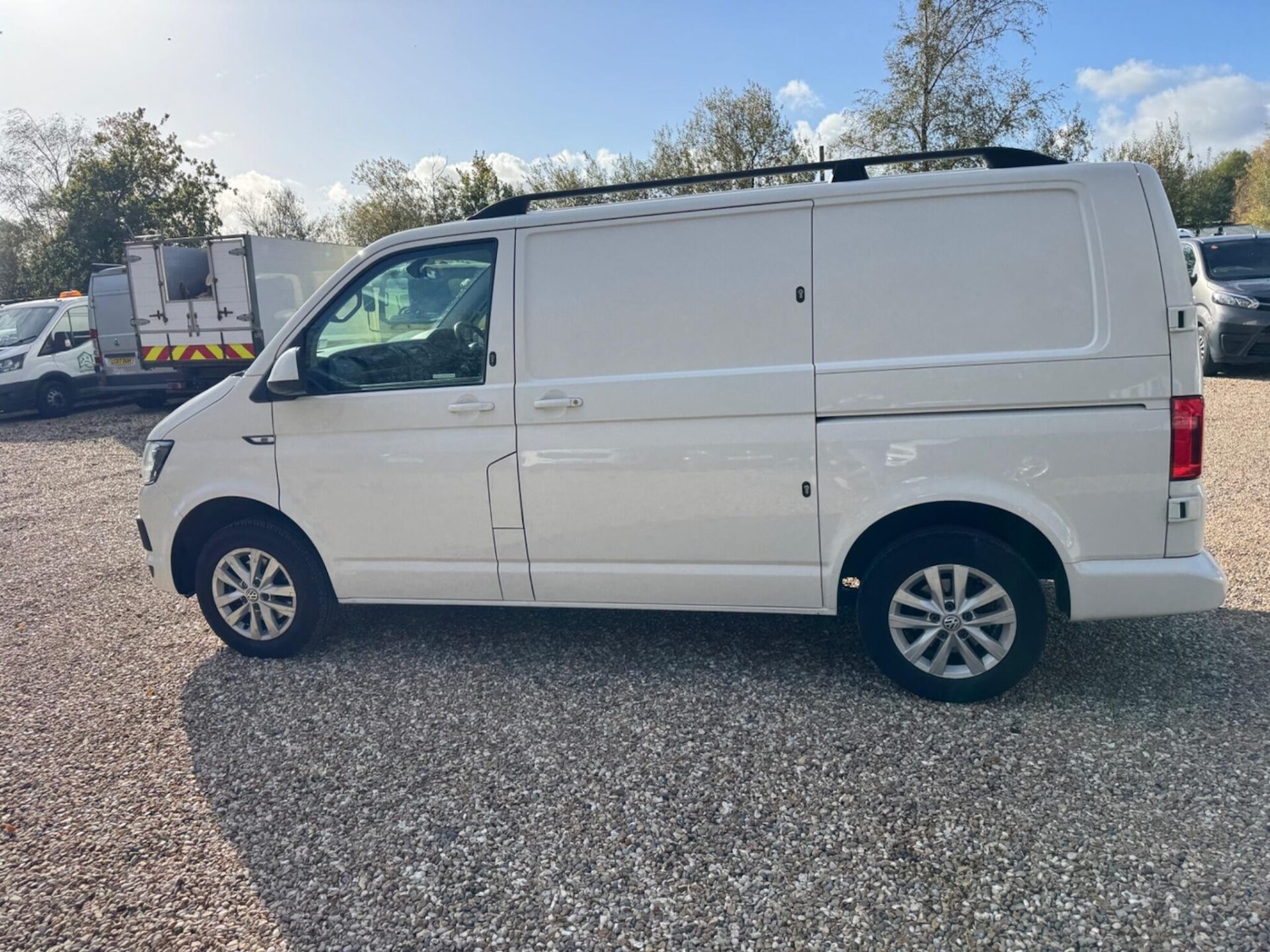 Used Volkswagen Transporter 2017 for sale - 76392381: Photo 18