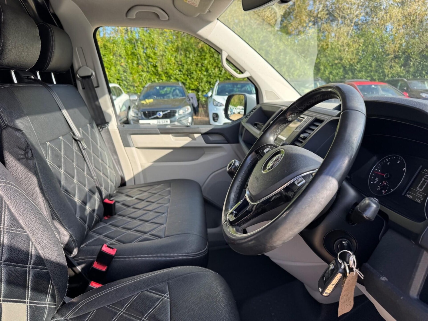 Used Volkswagen Transporter 2017 for sale - 76392381: Photo 47