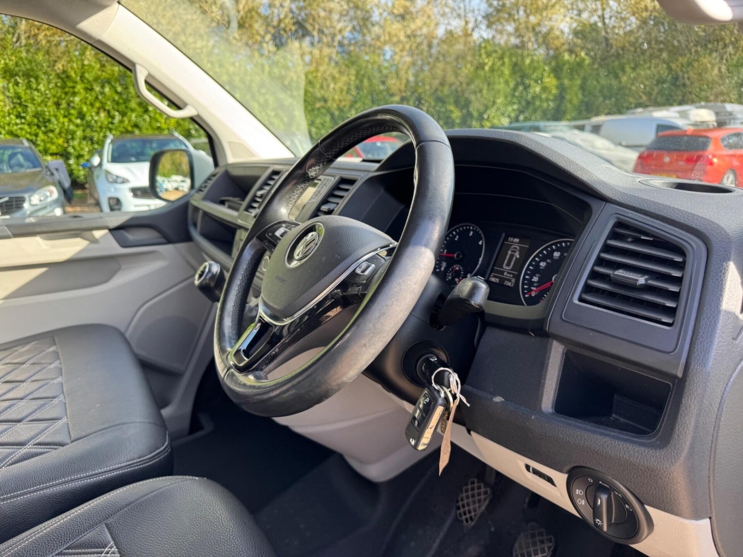 Used Volkswagen Transporter 2017 for sale - 76392381: Photo 48