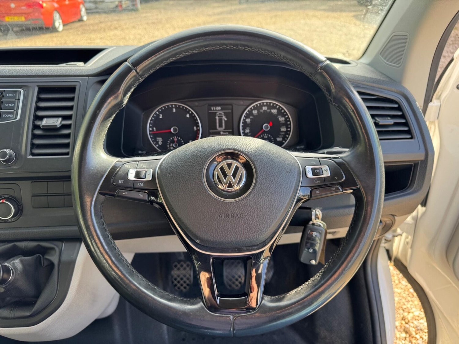 Used Volkswagen Transporter 2017 for sale - 76392381: Photo 55