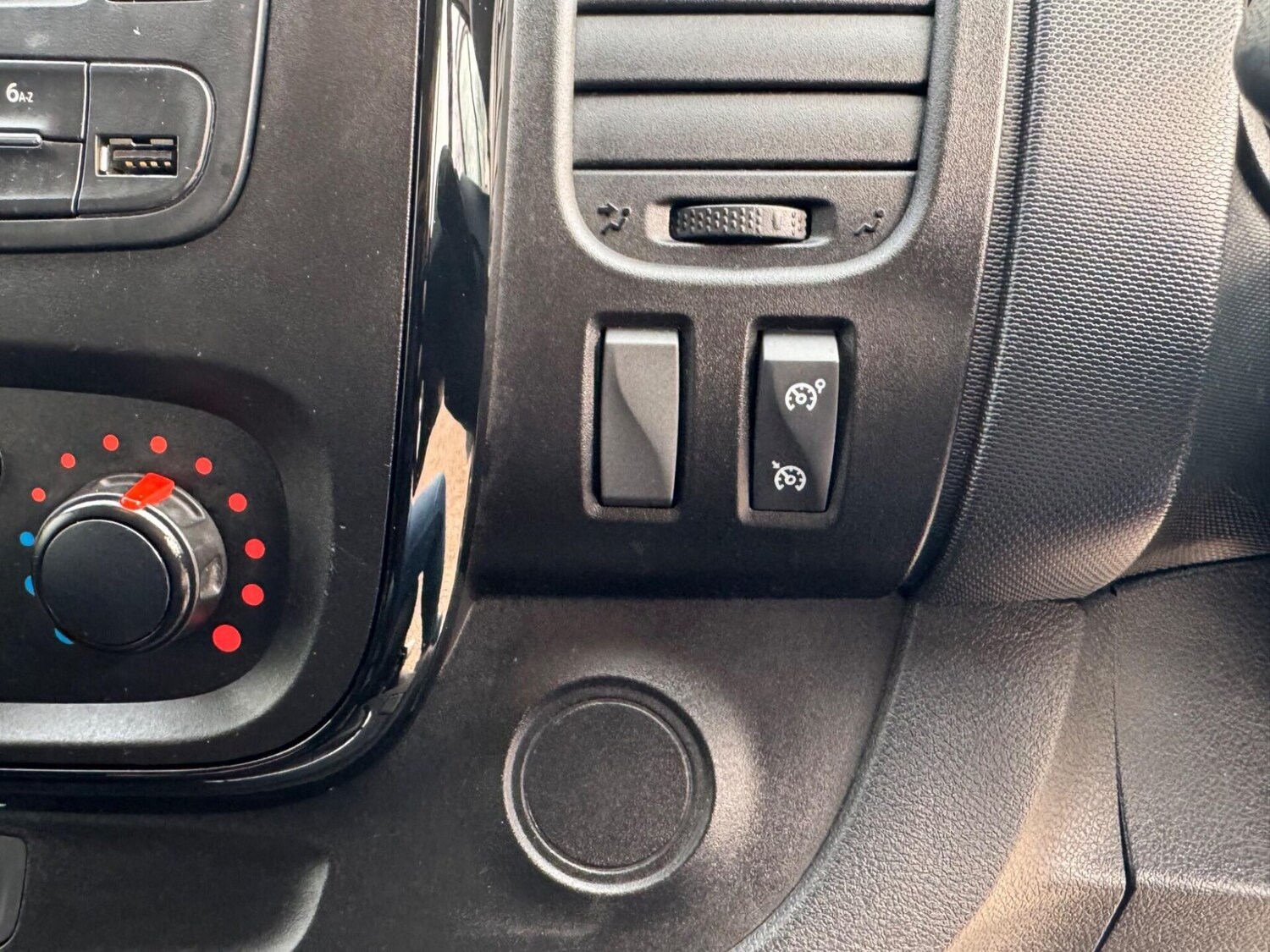 Used Vauxhall Vivaro 2019 for sale - 77905685: Photo 35