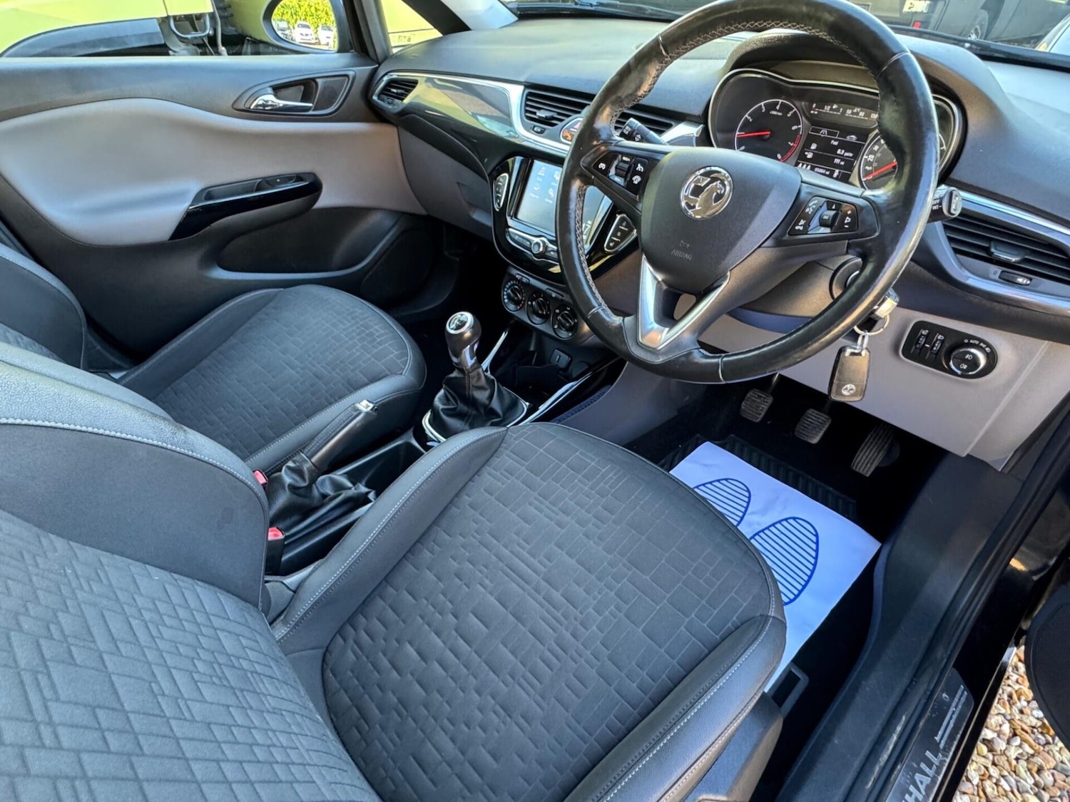 Used Vauxhall Corsa 2017 for sale - 76365767: Photo 3