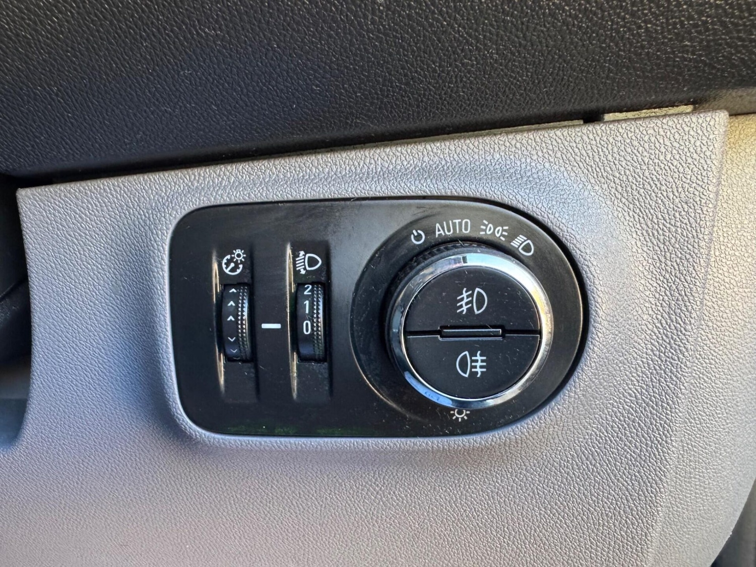 Used Vauxhall Corsa 2017 for sale - 76365767: Photo 33