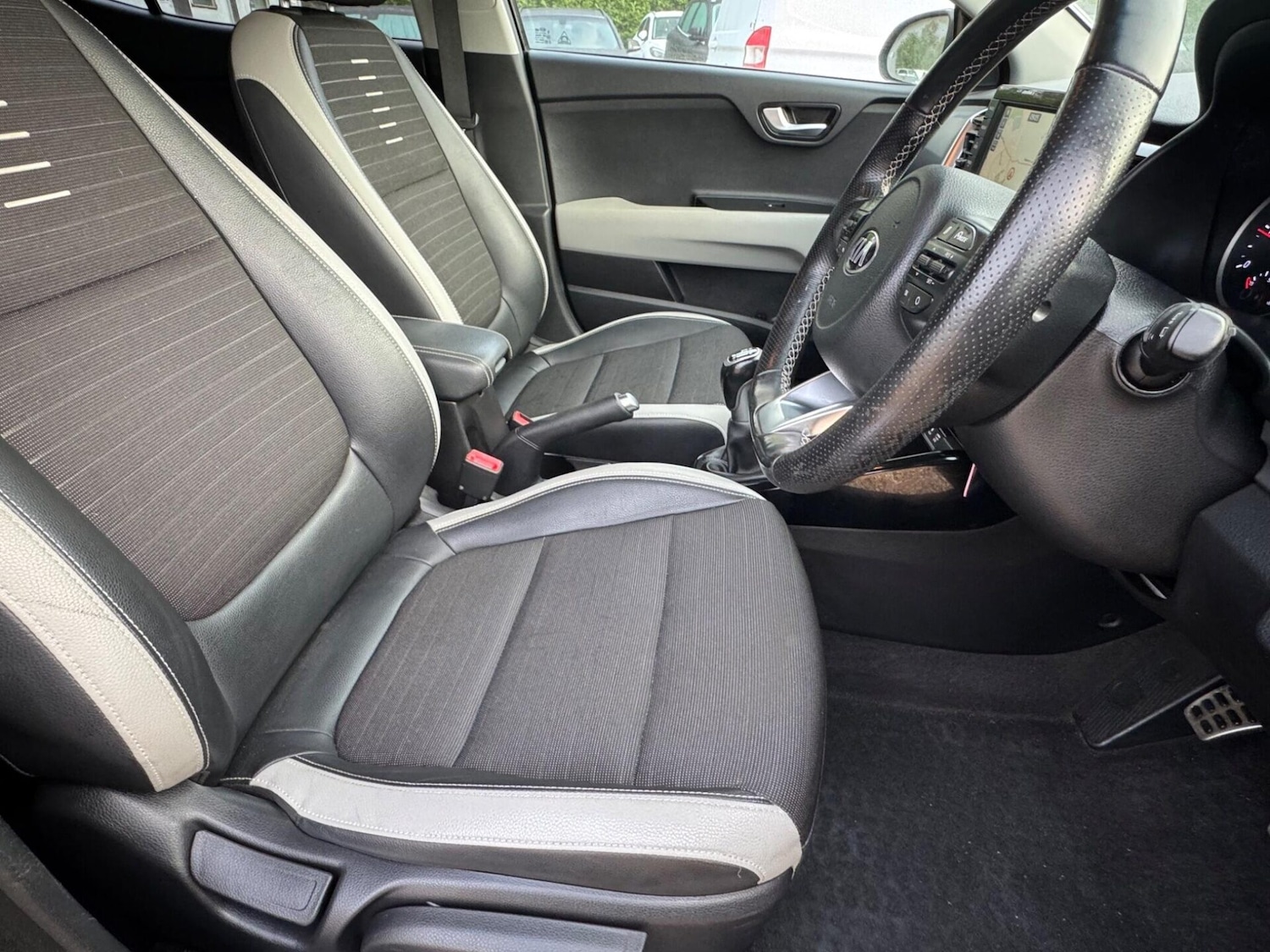 Used Kia Stonic 2018 for sale - 76594897: Photo 22