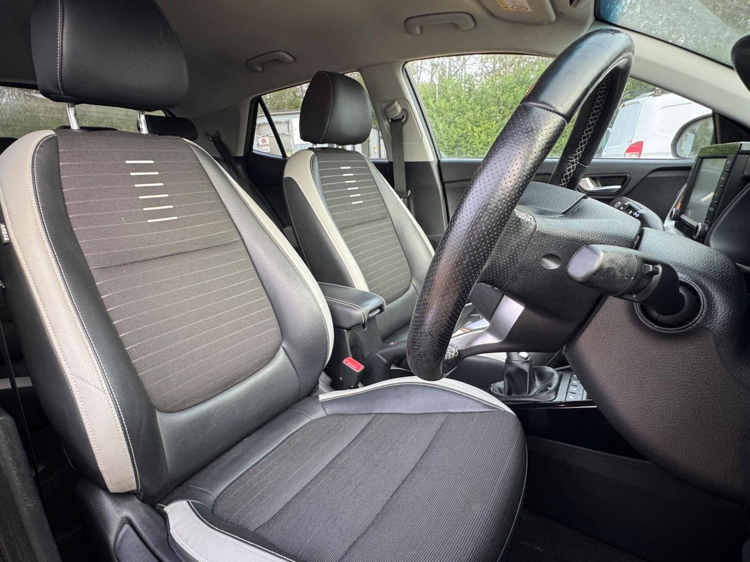 Used Kia Stonic 2018 for sale - 76594897: Photo 23