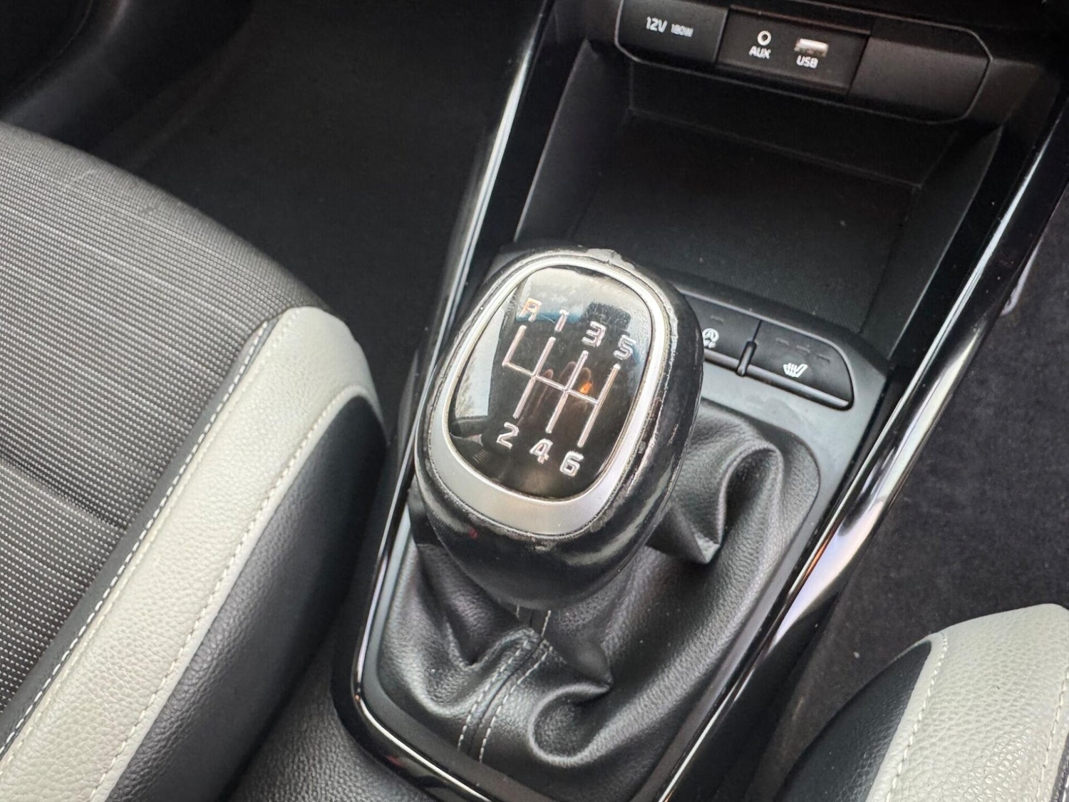 Used Kia Stonic 2018 for sale - 76594897: Photo 35