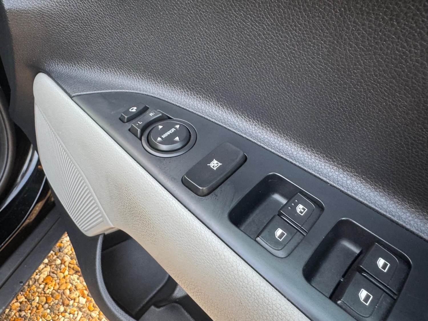 Used Kia Stonic 2018 for sale - 76594897: Photo 37