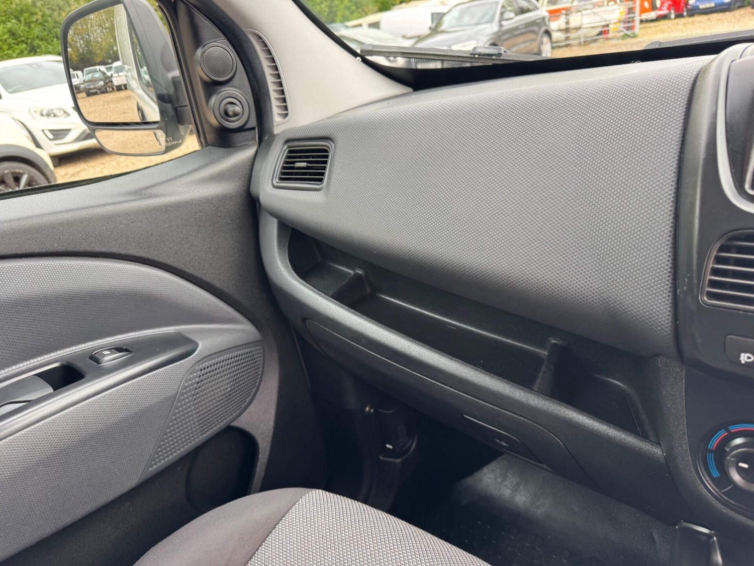 Used Fiat Doblo 2015 for sale - 76331171: Photo 44
