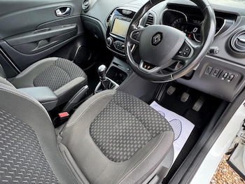 Used Renault Captur 2018 for sale - 75749074: Photo