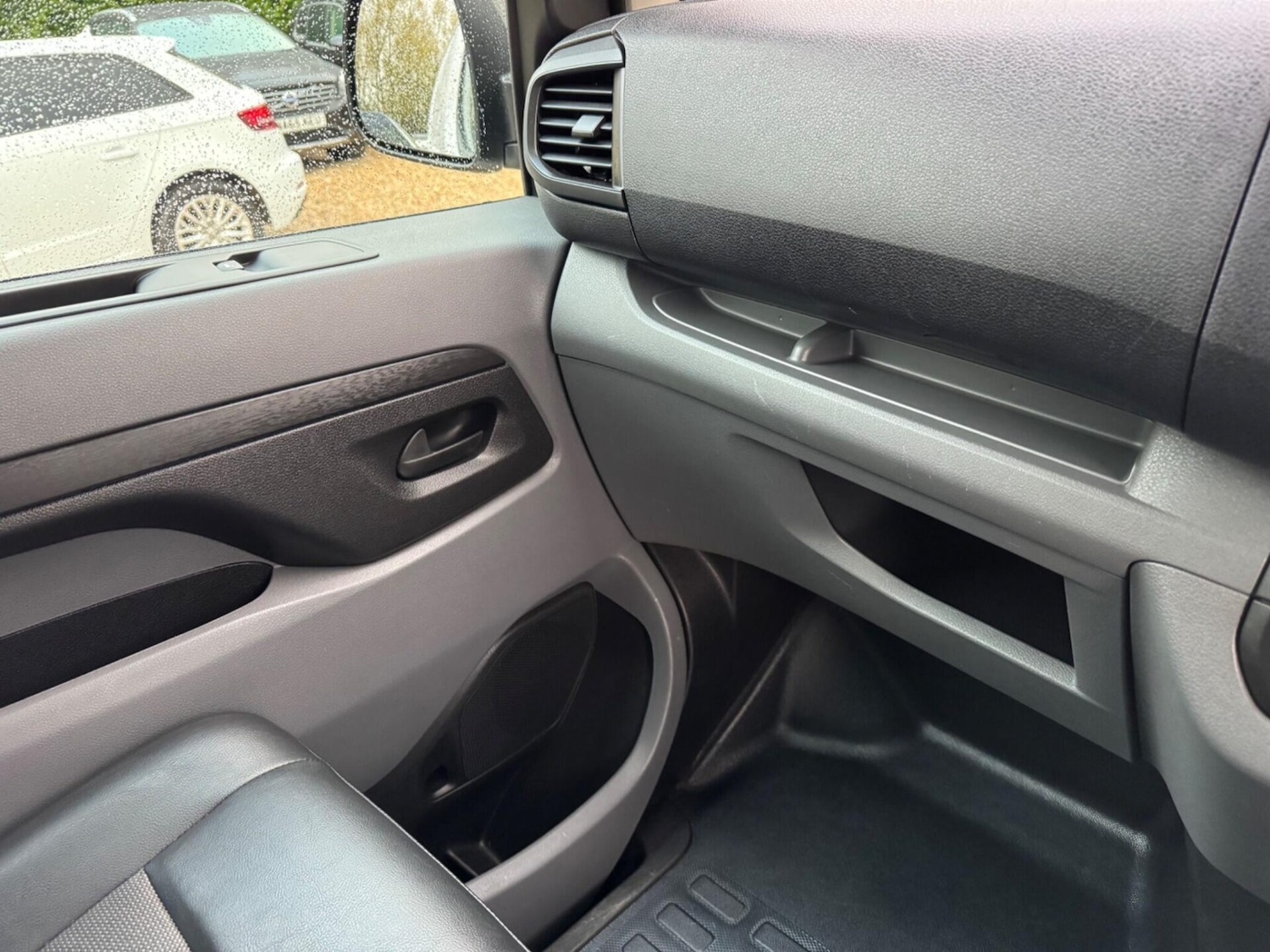 Used Citroen Dispatch 2020 for sale - 76453708: Photo 51