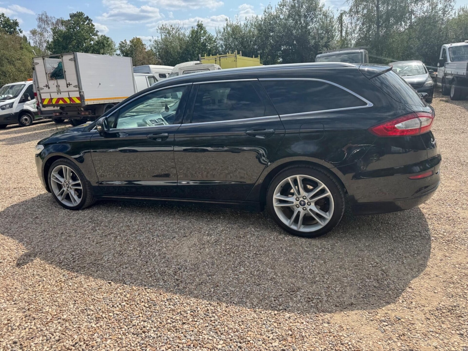 Used Ford Mondeo 2016 for sale - 76413846: Photo 14