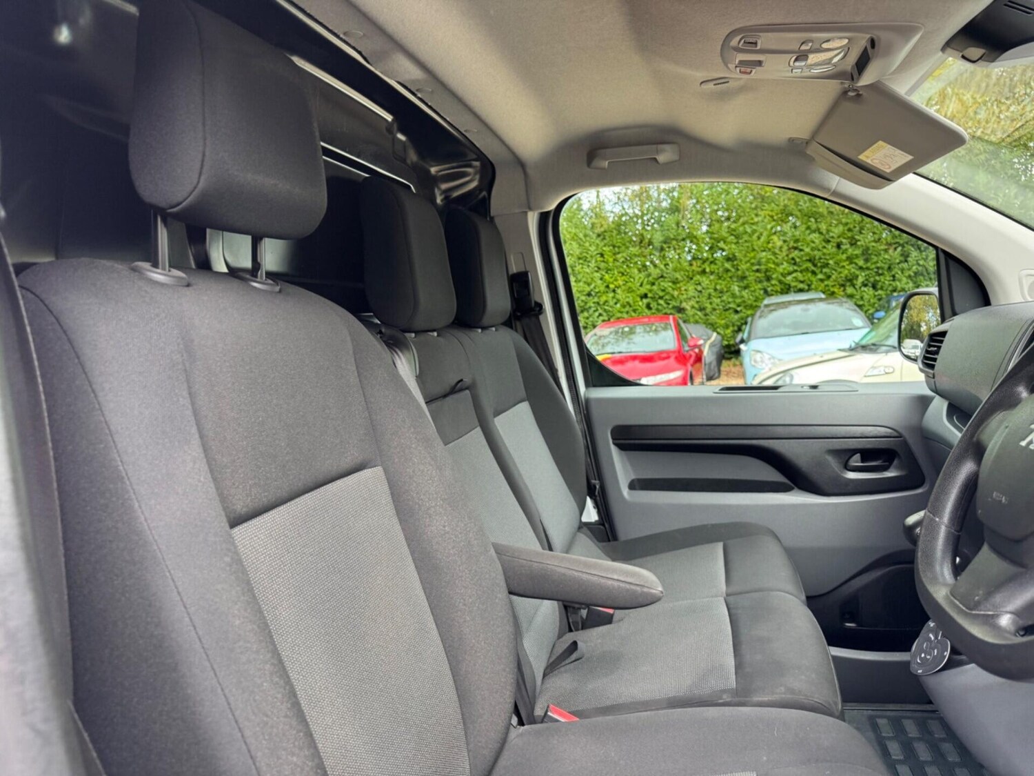 Used Peugeot Expert 2022 for sale - 76331185: Photo 47