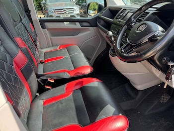 Used Volkswagen Transporter Sportline 2018 for sale - 79216333: Photo