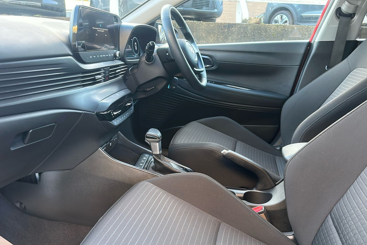 Used Hyundai i20 2023 for sale - 76547485: Photo 3