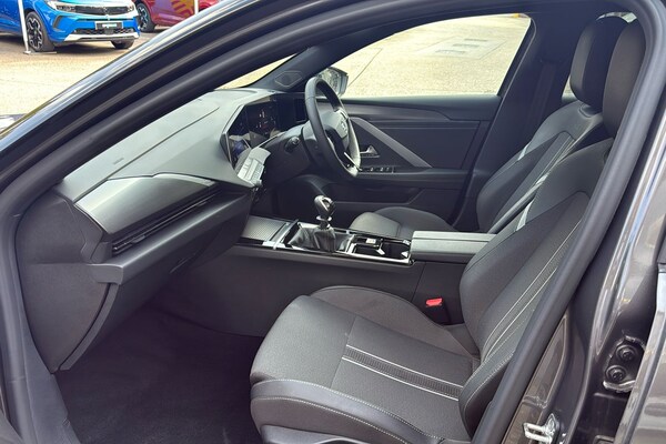 Used Vauxhall Astra 2024 for sale - 75145466: Photo 3