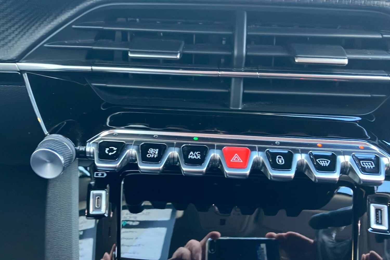 Used Peugeot E-2008 2022 for sale - 78027015: Photo 40