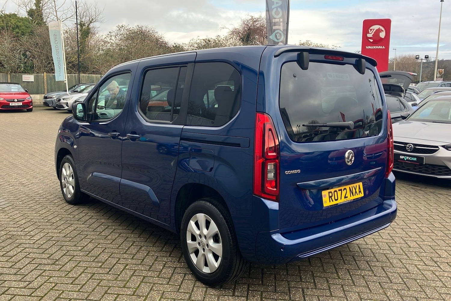 Used Vauxhall Combo Life 2022 for sale - 77548108: Photo 2