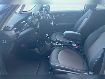 Used MINI Hatch 2022 for sale - 77822052: Photo