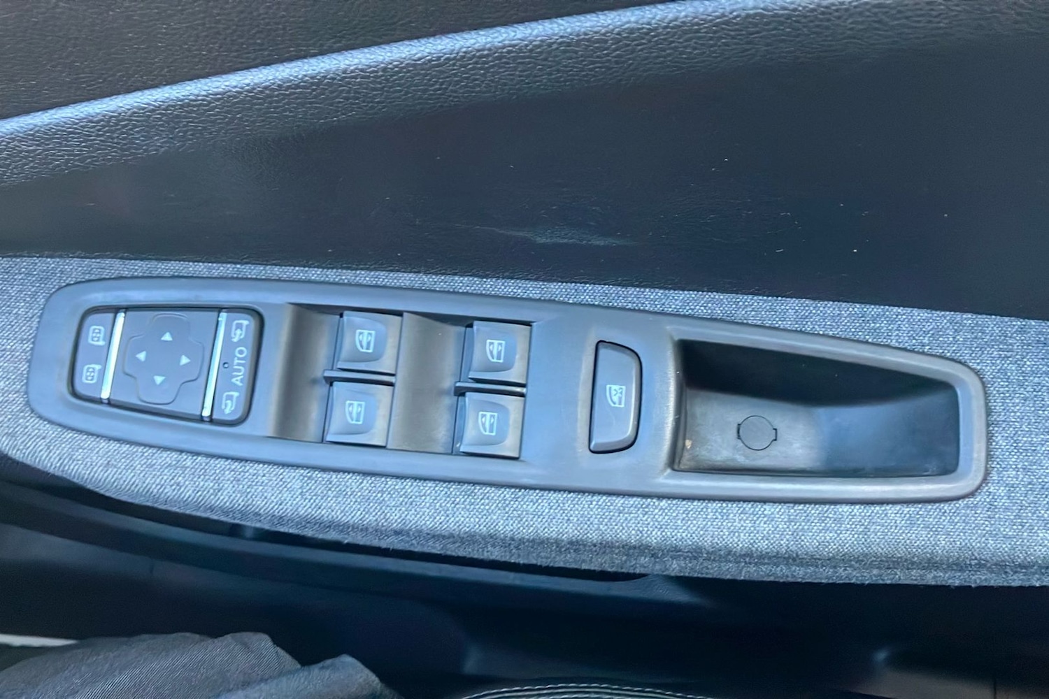 Used Renault Zoe 2020 for sale - 77034183: Photo 18