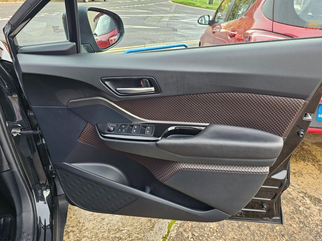 Used Toyota C-HR 2017 for sale - 76617968: Photo 19