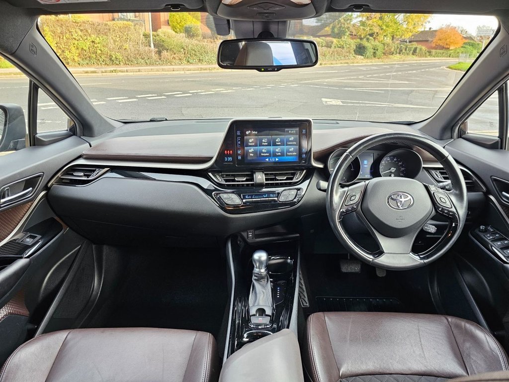 Used Toyota C-HR 2017 for sale - 76617968: Photo 2