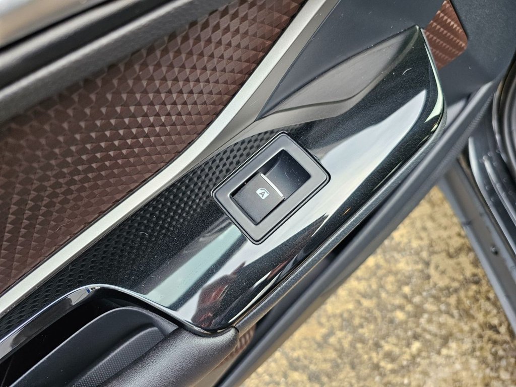 Used Toyota C-HR 2017 for sale - 76617968: Photo 41