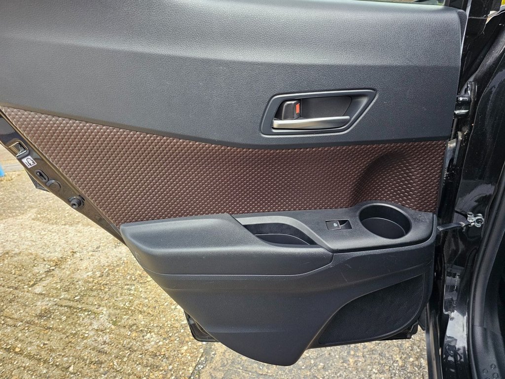 Used Toyota C-HR 2017 for sale - 76617968: Photo 45