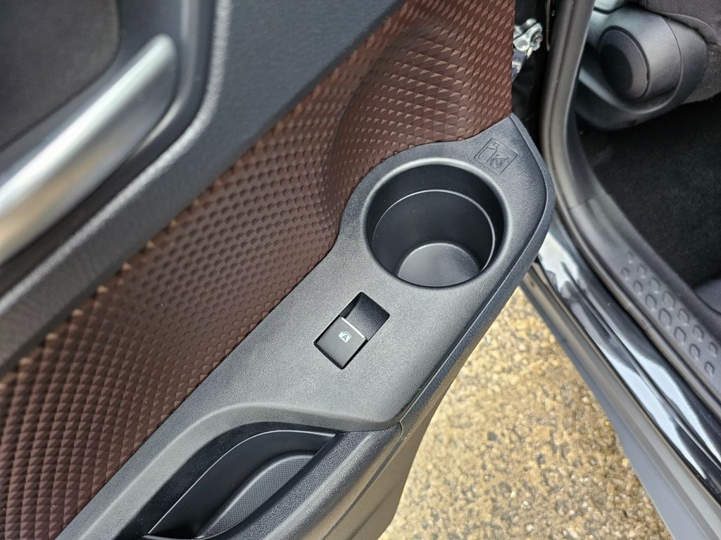 Used Toyota C-HR 2017 for sale - 76617968: Photo 46