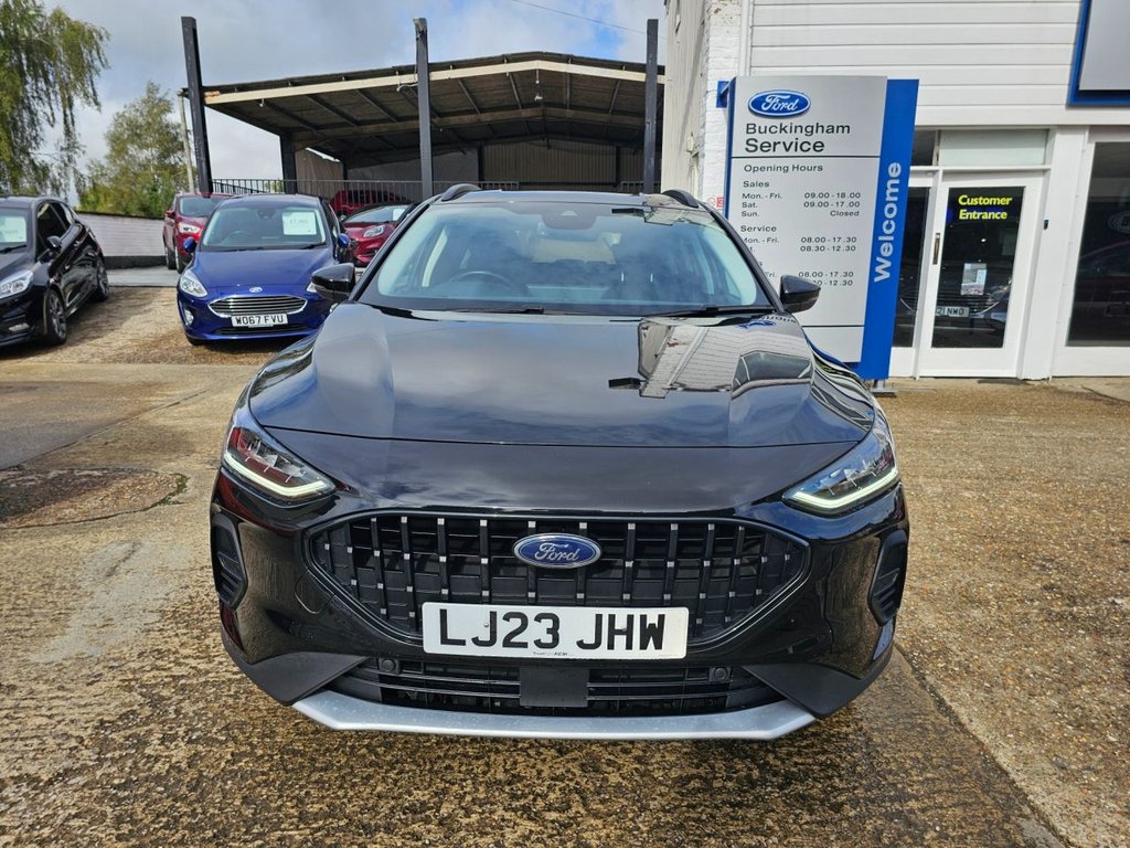 Used Ford Focus 2023 for sale - 76617312: Photo 2