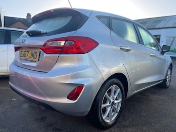 Used Ford Fiesta 2017 for sale - 77048804: Photo